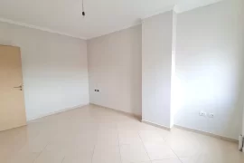 Apartament + post parkimi per shitje , Venta