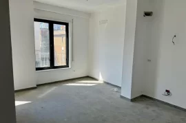 Jepet me QIRA për ZYRA apartament 1+1 tek ish Stac, Qera