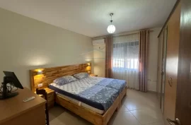 Shitet apartament 1+1 Stacioni i Trenit, Πώληση