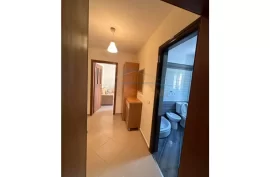 Shitet apartament 1+1 Stacioni i Trenit, Πώληση