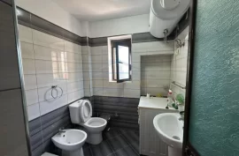 Shitet apartament 1+1 Stacioni i Trenit, Sale