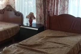 Tirane, Apartament me qira Komuna Parisit, Bérlés