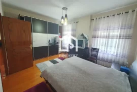 SHITET: SHTEPI PRIVATE 2 Kt/ POGRADEC - QENDER , Venta