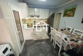 SHITET: SHTEPI PRIVATE 2 Kt/ POGRADEC - QENDER , Venta