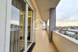 SHITET : Super apartament 3+1+GARAZH/ ZONA TEGUT, Πώληση