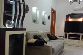 Tirane, Apartamente me qira tek Komuna e Parisit , Miete