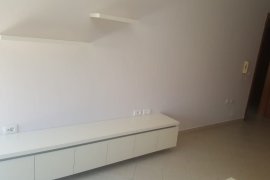 APARTAMENT ME QIRA 1+1 TEK RRUGA E KAVAJES, Affitto