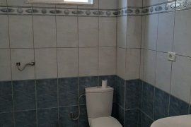 Shitet apartament 2+1 prane Kopshtit Zoologjik., Shitje