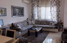 Ne Yzberisht Shitet Apartament 2+1+2, Πώληση