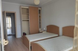 Jepet me qera apartament 1+1 Ish Stacioni Trenit , Ενοικίαση