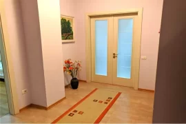 Shitet Apartament 2+1 ne Qender !, Shitje