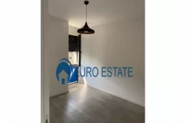 Tirane,Hyrje me qera 1+1,Kati 3,75 m²(21 DHJETORI), Qera