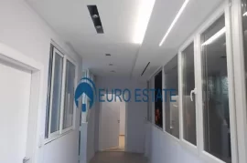 Tirane,me qera Ambient biznesi 200 m²-Vasil Shanto, Location