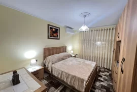 Apartament 4+1 me qira te “Mozaiku i Tiranës”, Ενοικίαση