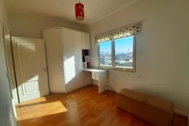 APARTAMENT 2+1 ME VERANDE PER QIRA TEK LIQENI I TH, Miete