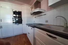 APARTAMENT 2+1 ME VERANDE PER QIRA TEK LIQENI I TH, Qera