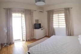 APARTAMENT 2+1 ME VERANDE PER QIRA TEK LIQENI I TH, Ενοικίαση