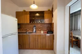 SHESIM APARTAMENT 1 + 1 TEK PALLATI ME SHIGJETA!, Πώληση