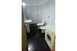 Apartament 2+1 ne Shitje, Spitali Amerikan 3, Eladás