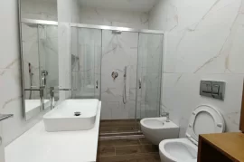 Apartament 2+1 per qera ,Materniteti i Ri, Alquiler