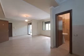 Tirane, Apartament 2+1 per shitje tek Ali Demi , Πώληση