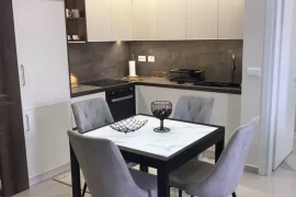 Apartament me qira tek Rruga Kavajes 1200 Euro , Alquiler