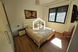 OKAZION: SHITET APARTAMENT 3+1 +1 GARAZH /KOMBINAT, Eladás