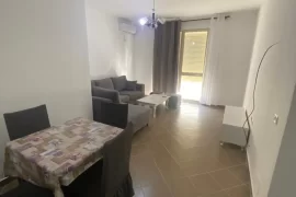 Tirane, Apartament me qira ne Fresk 450 Euro , Huren