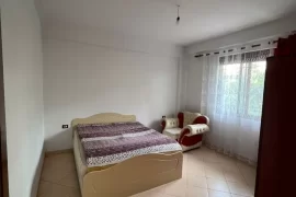 Apartament me qira tek Vilat Amerikane 300 Euro , Qera