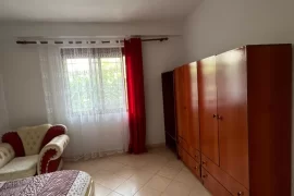 Apartament me qira tek Vilat Amerikane 300 Euro , Qera