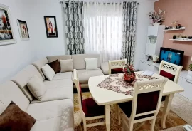 Shitet apartament 3+1,afer valutes,Kavaje, Πώληση