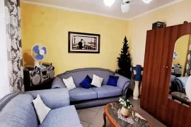 Shitet apartament 3+1,afer valutes,Kavaje, Πώληση