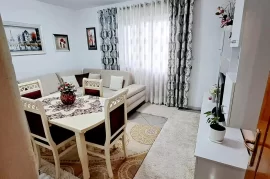 Shitet apartament 3+1,afer valutes,Kavaje, Πώληση