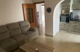 Apartament me qira Qytet Studenti  350 Euro , Alquiler