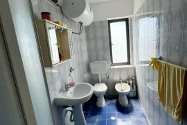 Kavaje,apartament  2+1 afer shkolles  Fiqiri Kurti, Venta