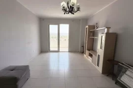 Kavaje,apartament 1+1,pallat I ri,rruga Josif Budo, Πώληση