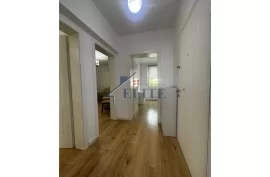 Pranë Kafe Florës, apartament 2+1 në shitje, Shitje