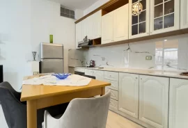 Apartament me qira tek 15 Kateshi 600 Euro , Ενοικίαση