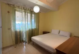 Apartament me qira , Ενοικίαση