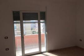 Apartament ne Plazhin e Golemit, Verkauf