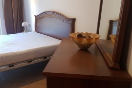 Tek Komuna E Parisit Jepet Me Qira Apartament 2+1, Qera