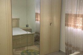 Tek Kopshti Zoologjik Jepet Me Qira Apartament 2+1, Ενοικίαση