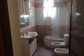 Jepet me qira apartament 3+1, Tregu Elektrik, Qera