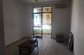 Shitet apartament 2+1 afer shkolles 1 Maji , Venta