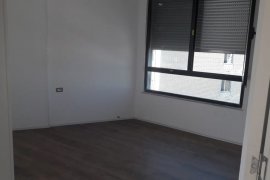 Tek rruga e Dibres shitet apartament 2+1, Vente