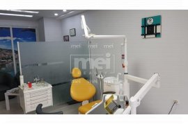 Jepet me qira ambient komercial Klinike Dentare, Qera