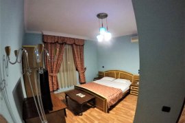 JEPET ME QIRA HOTEL 4-KATËSH RR. FORTUZI, TIRANË, Bérlés