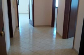 APARTAMENT ME QIRA 2+1, BULEVARDI ZHAN DARK , Location