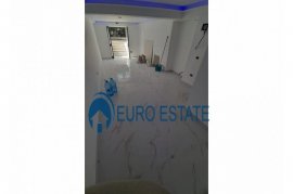 Tirane, jap me qera ambjent biznesi 39 m² 300 Euro, Location