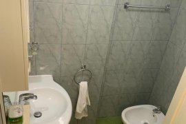 Jepet me qera apartament 2+1, Rruga e Barrikadave., Location